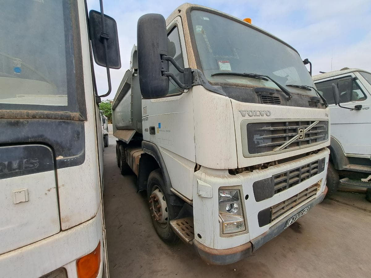 Camião Basculante (6X4) VOLVO FM 13 · Viana — imagem 10