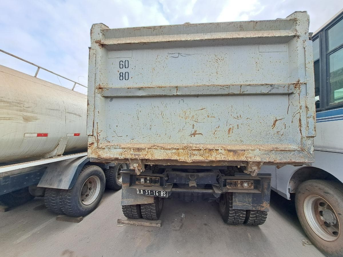 Camião Basculante (6X4) VOLVO FM 13 · Viana — imagem 9