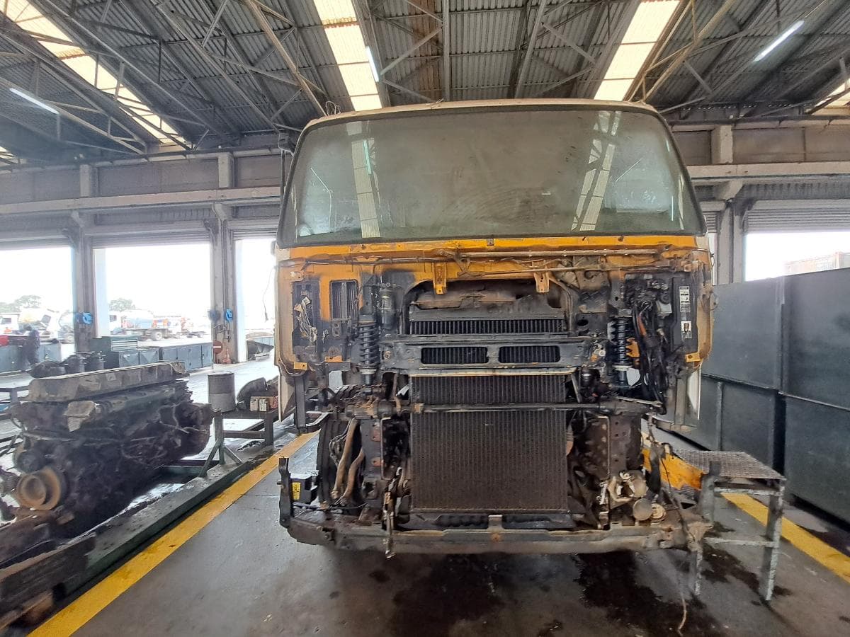Camião Basculante 26 T (6X4) VOLVO FM 13-400 · Viana — imagem 7