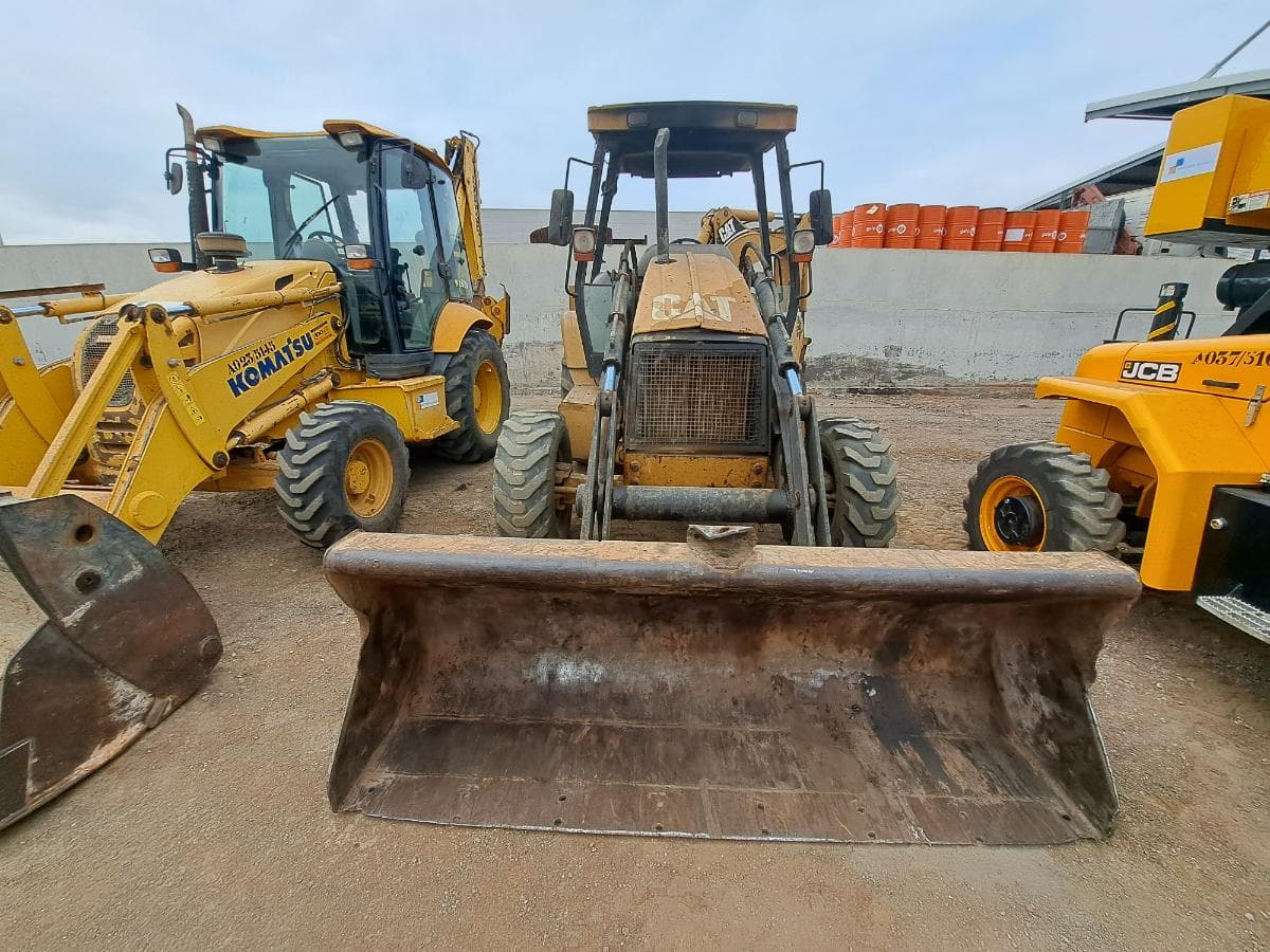 Retroescavadora CATERPILLAR 428 D · Viana — imagen 5