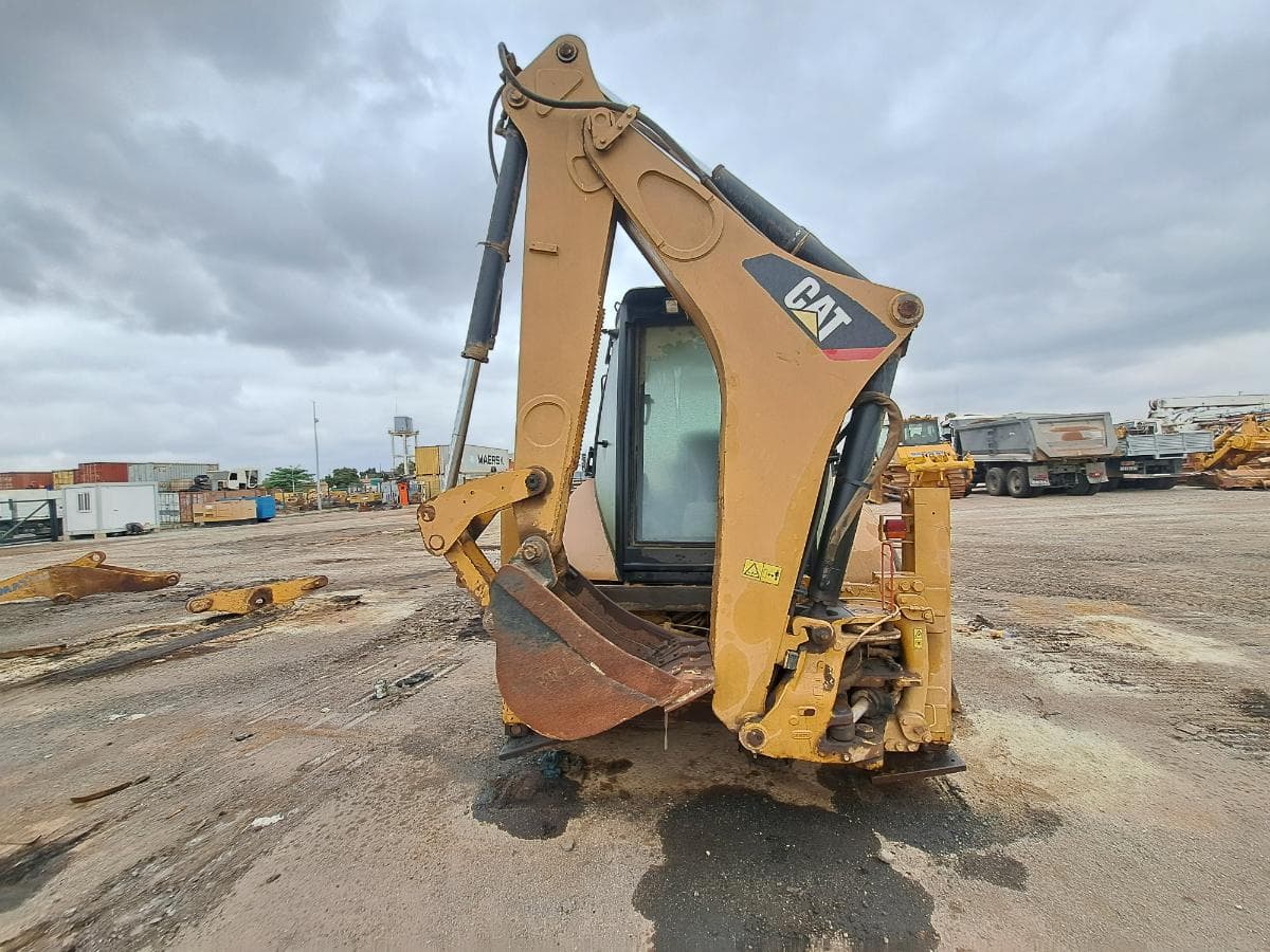 Retroescavadora CATERPILLAR 428 D · Viana — imagen 4