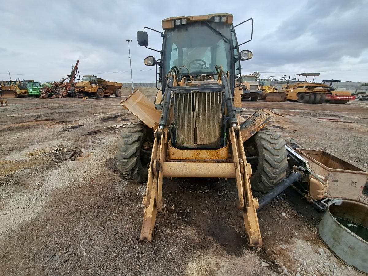 Retroescavadora CATERPILLAR 428 D · Viana — imagen 6