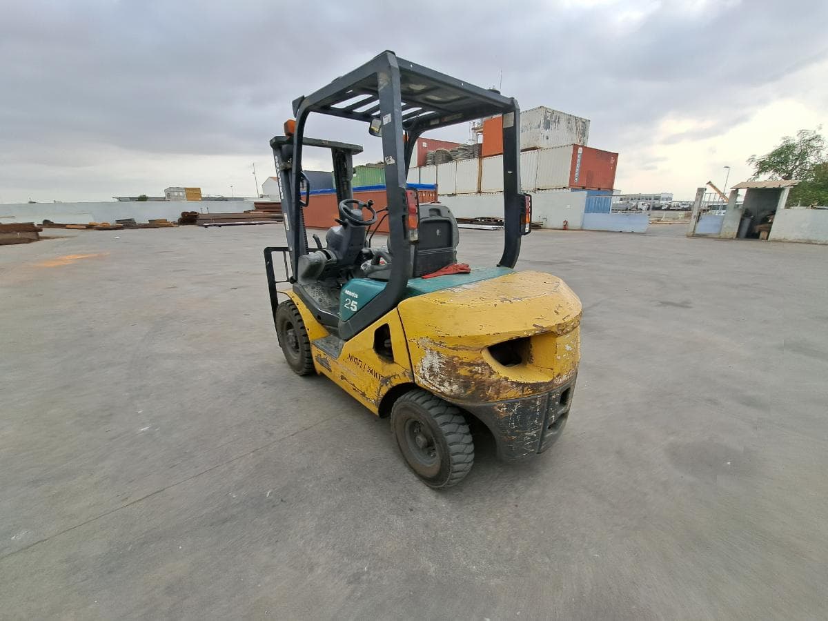 Empilhador KOMATSU FD25T-16 · Viana — image 2