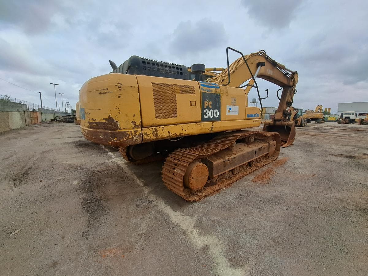 Escavadorade de Rastos (30T) KOMATSU PC300-7 · Viana — image 7