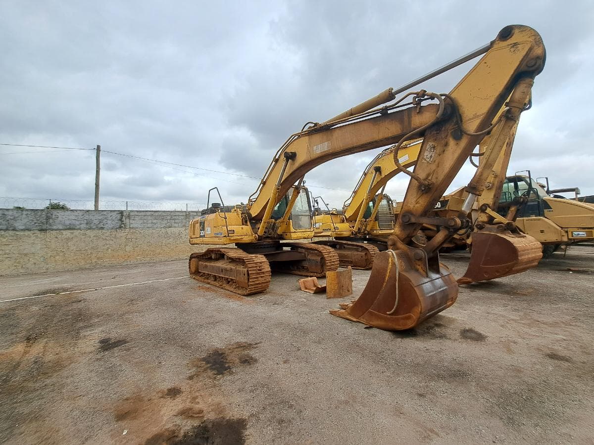 Escavadorade de Rastos (30T) KOMATSU PC300-7 · Viana — image 4