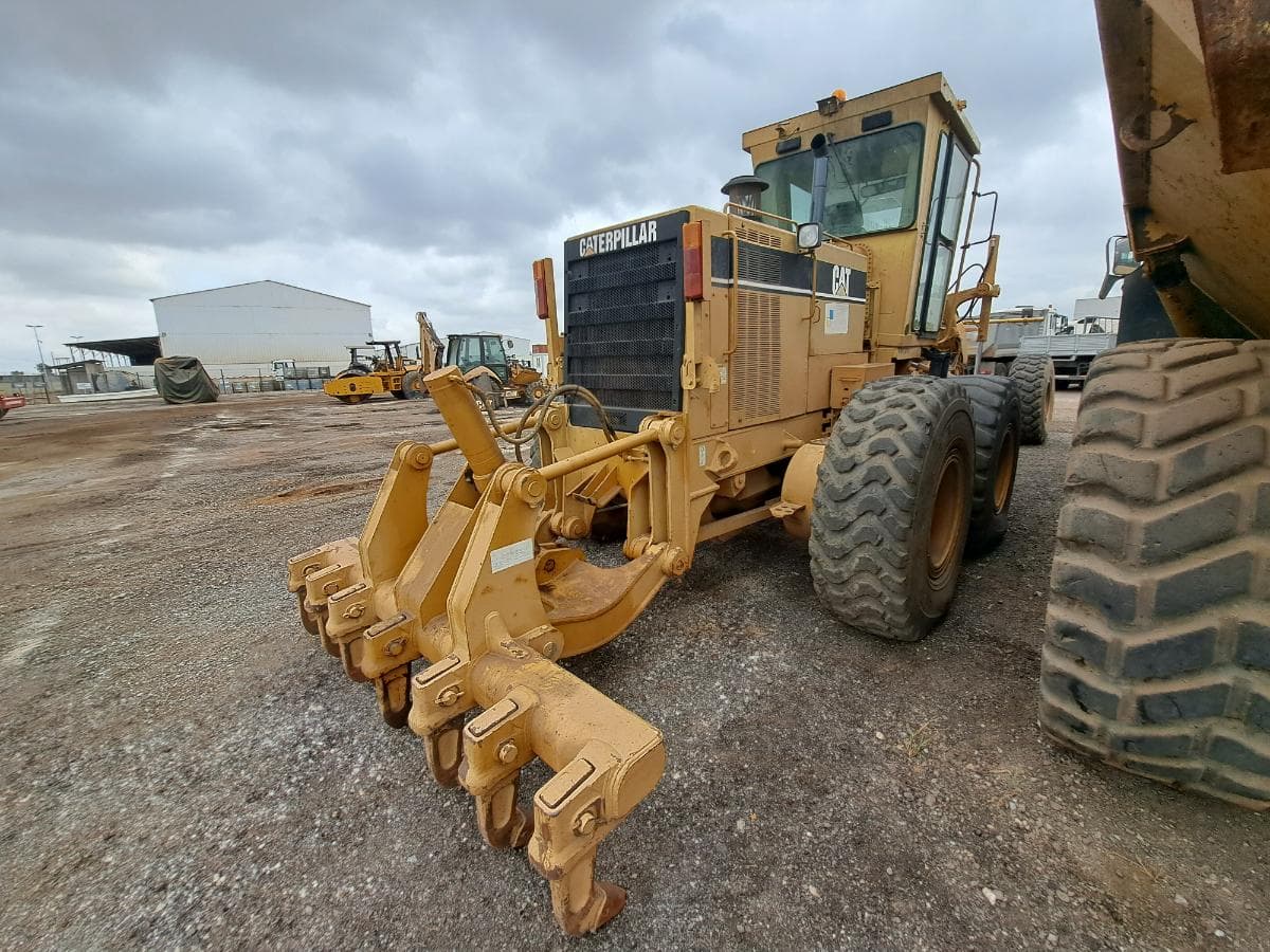 Motoniveladora CATERPILLAR · Viana — image 6
