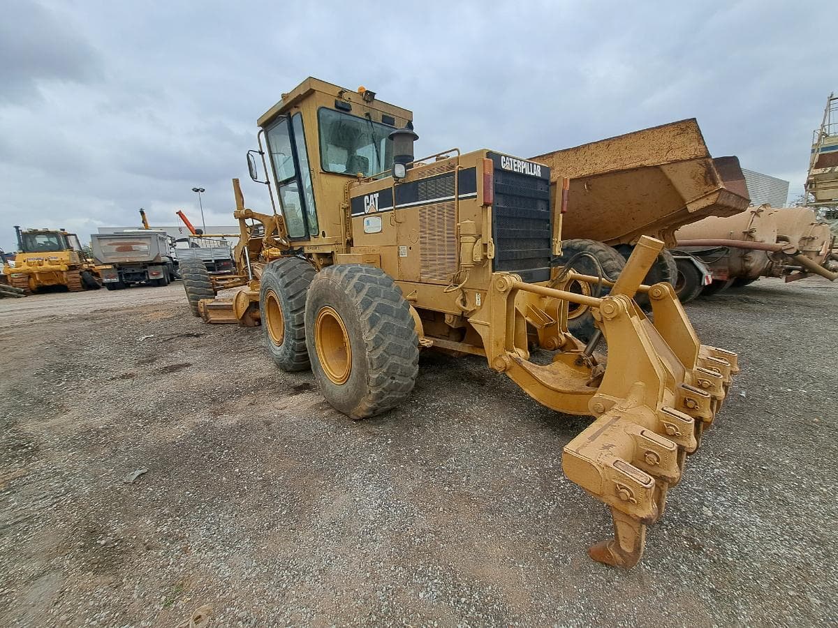 Motoniveladora CATERPILLAR · Viana — image 4