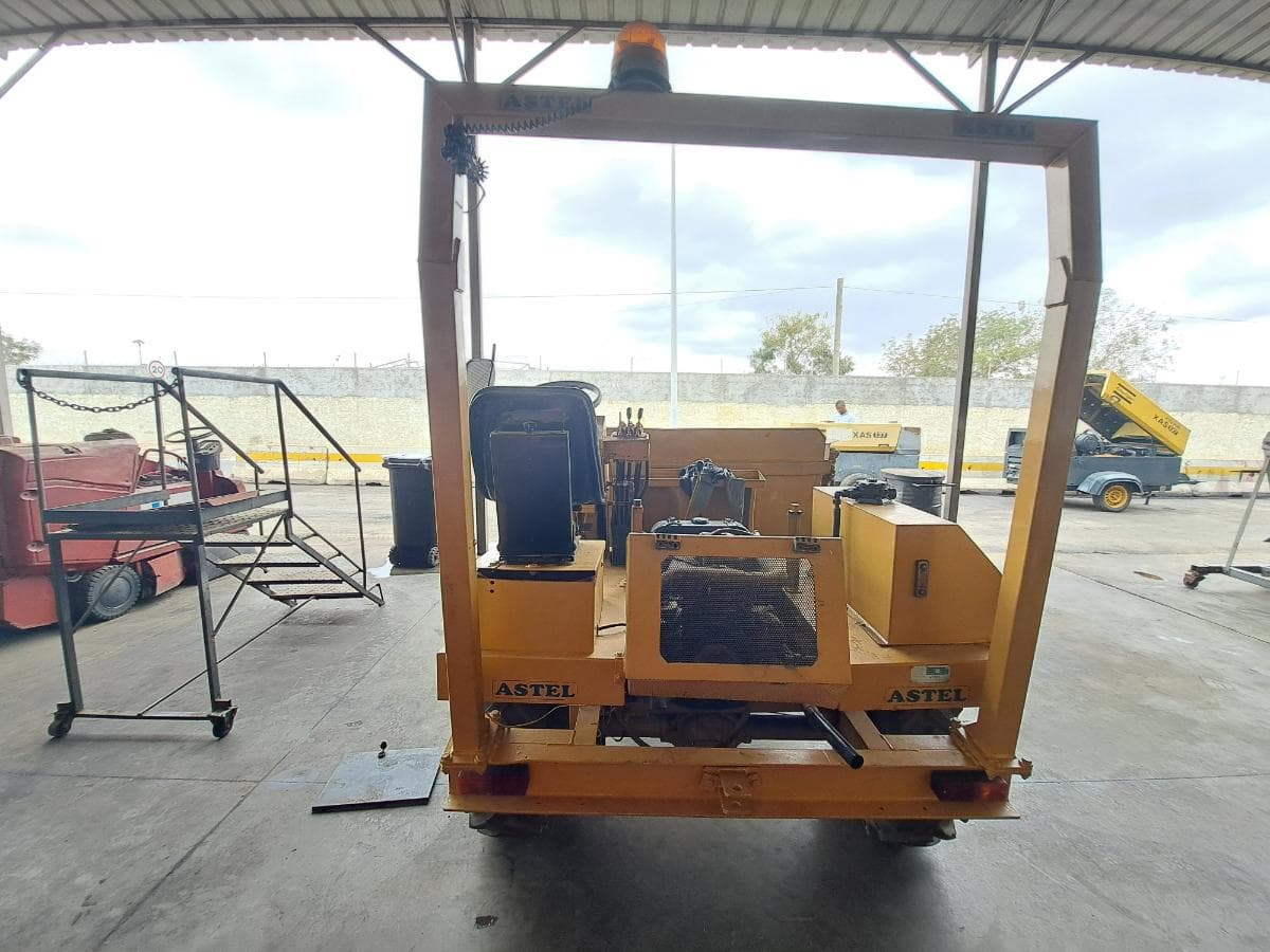 Dumper (4X4) ASTEL DV 2500/P · Viana — image 2