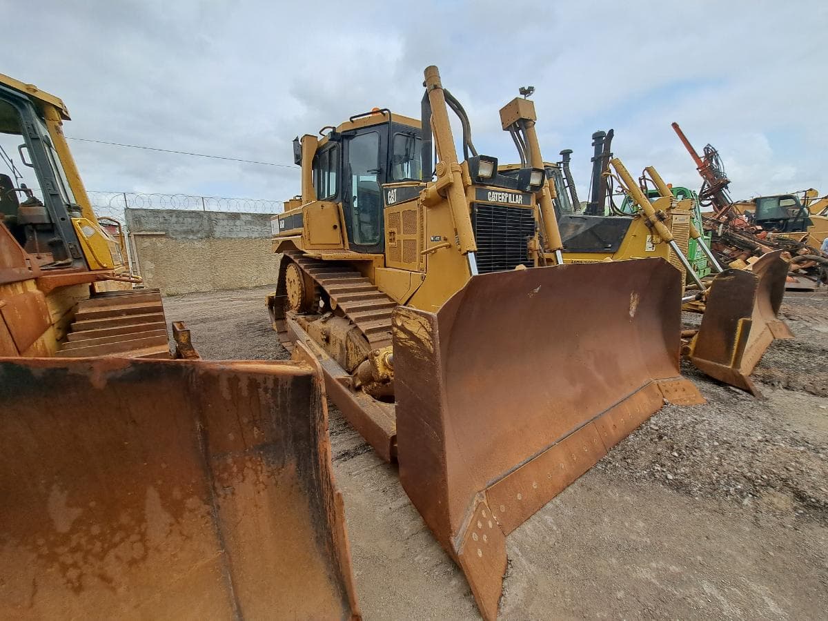 Bulldozer CATERPILLAR D6 R3 DS · Viana — imagen 6