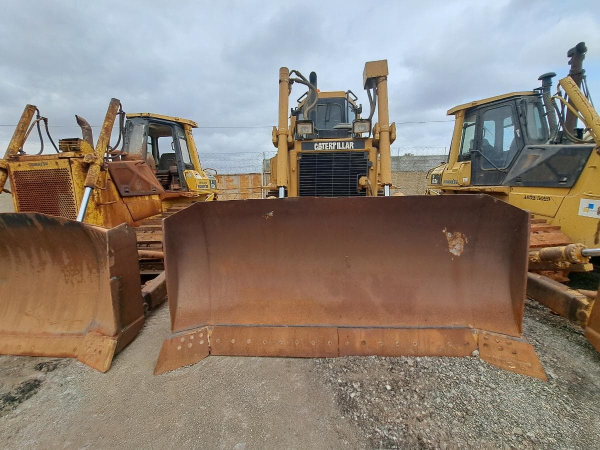 Bulldozer CATERPILLAR D6 R3 DS · Viana — imagen 5