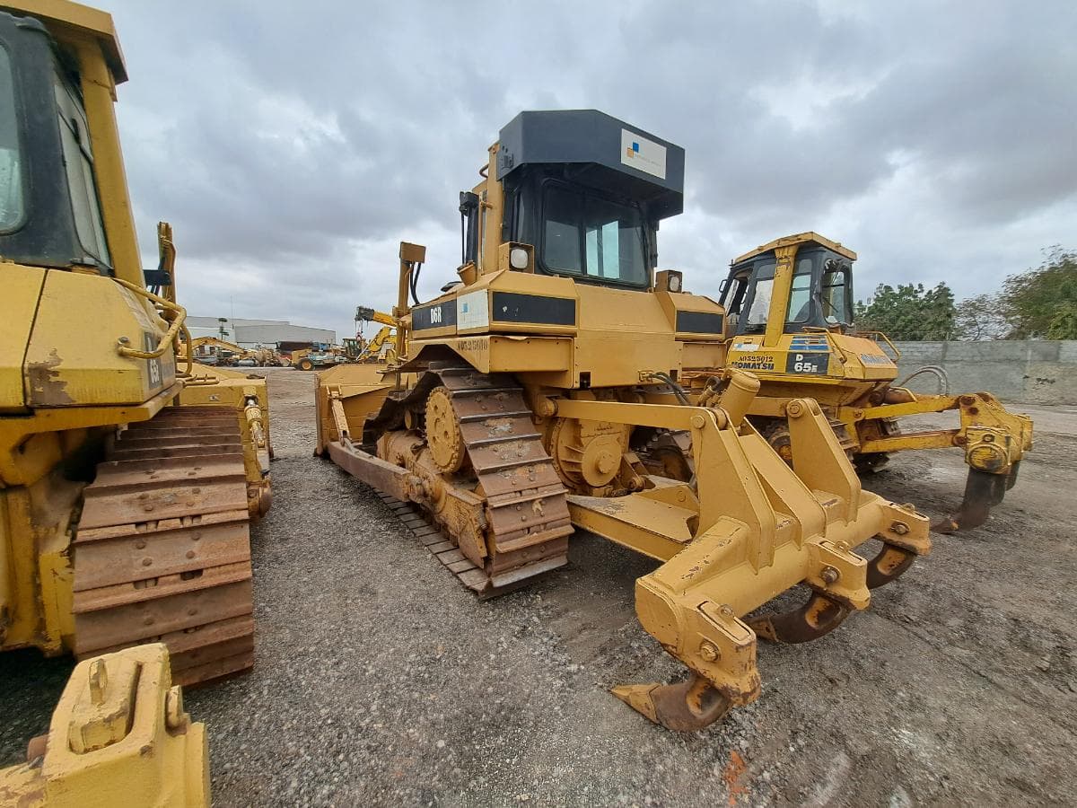 Bulldozer CATERPILLAR D6 R3 DS · Viana — imagen 9