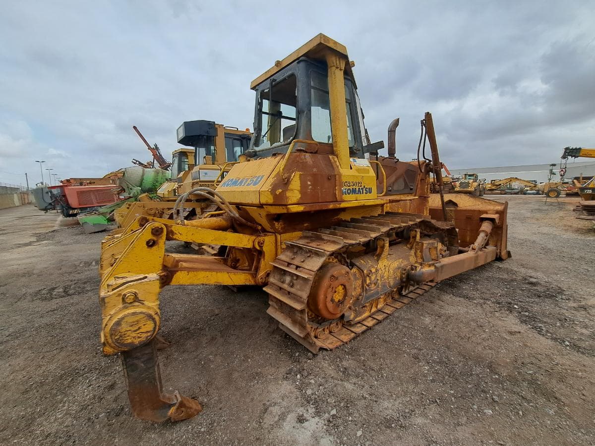 Bulldozer KOMATSU D65E-12 · Viana — image 8