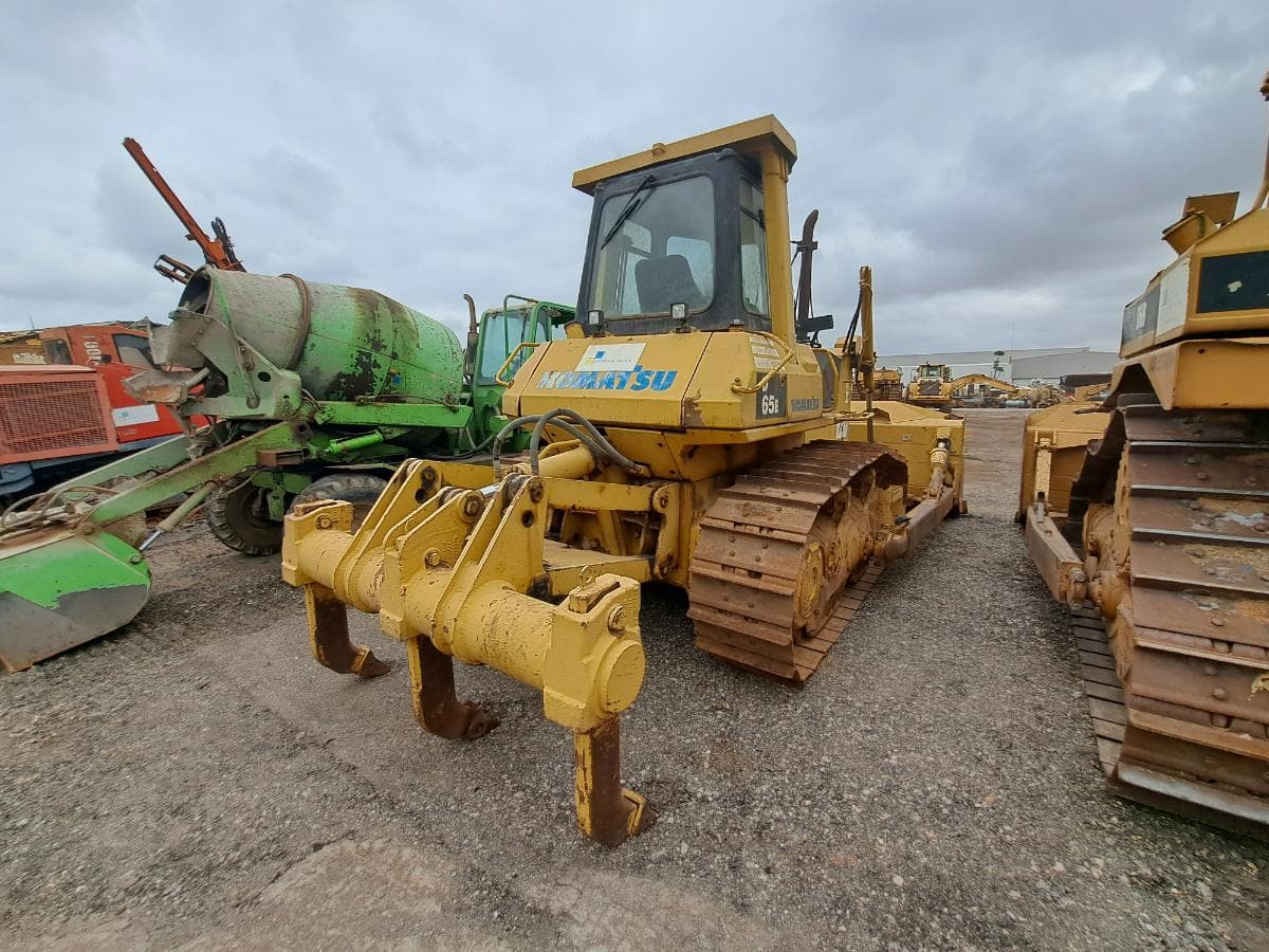 Bulldozer KOMATSU D65E-12 · Viana — image 2