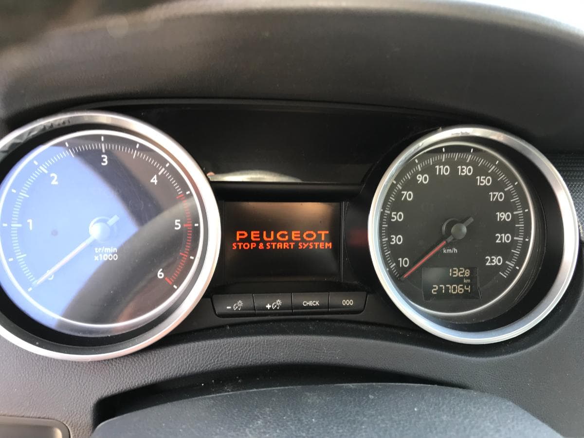 Peugeot 508 1.6HDI · Ano 2011 — imagen 36
