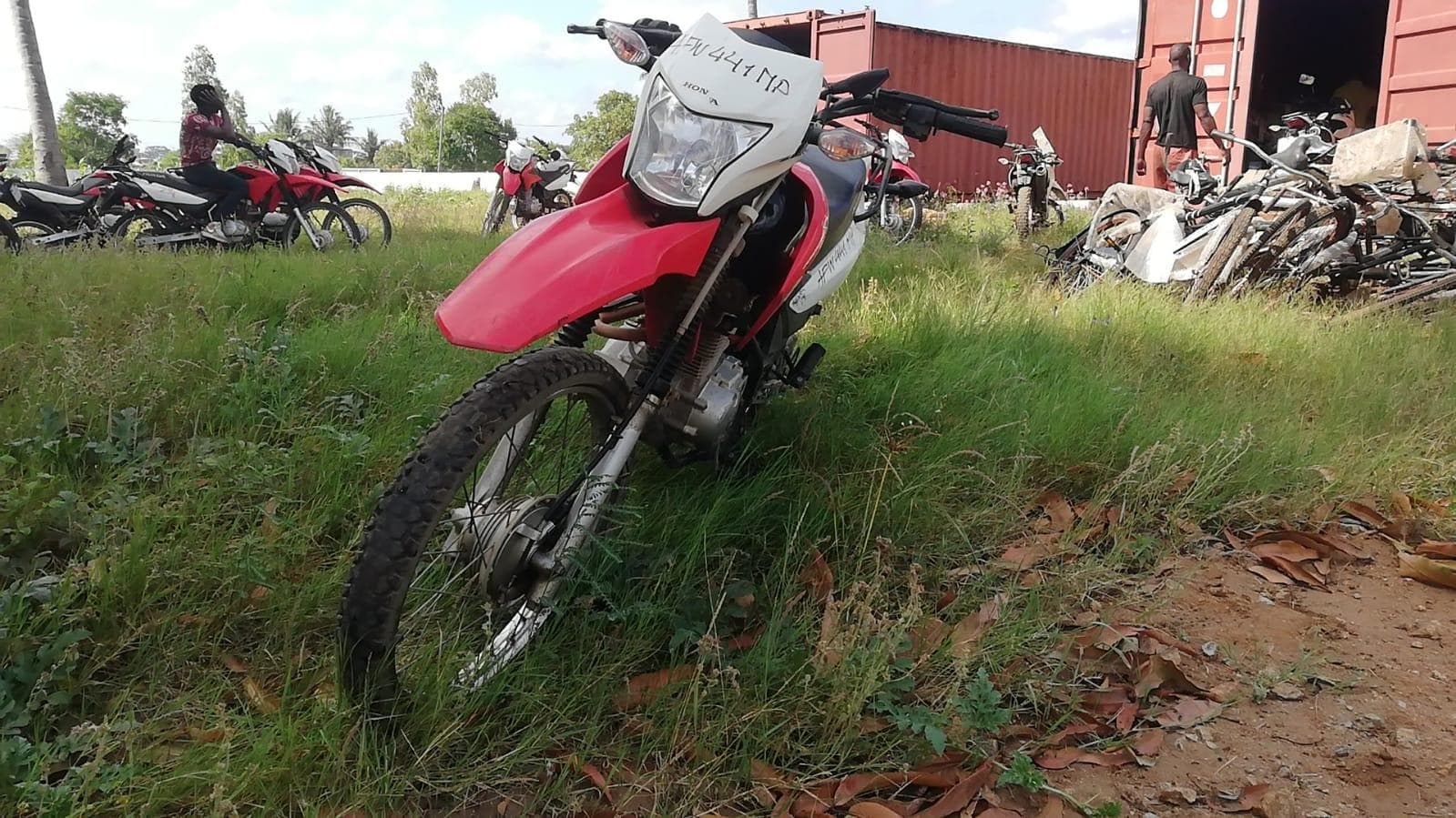 Motorizada de marca Honda XL 125 LEK · — imagen 5