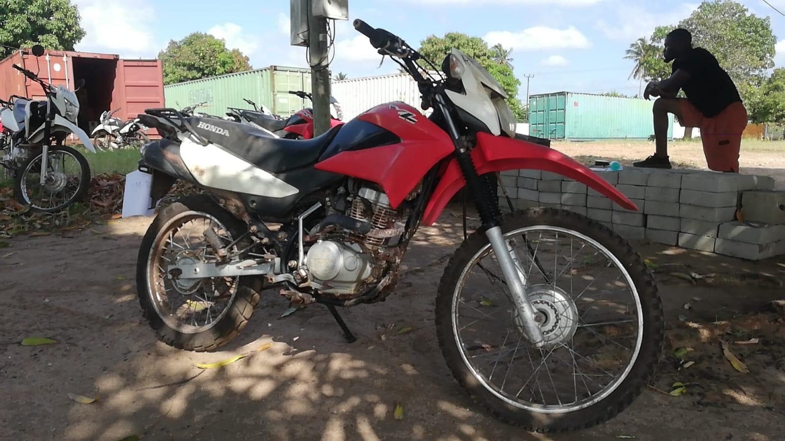 Motorizada de marca Honda XL 125 LEK · — imagen 2