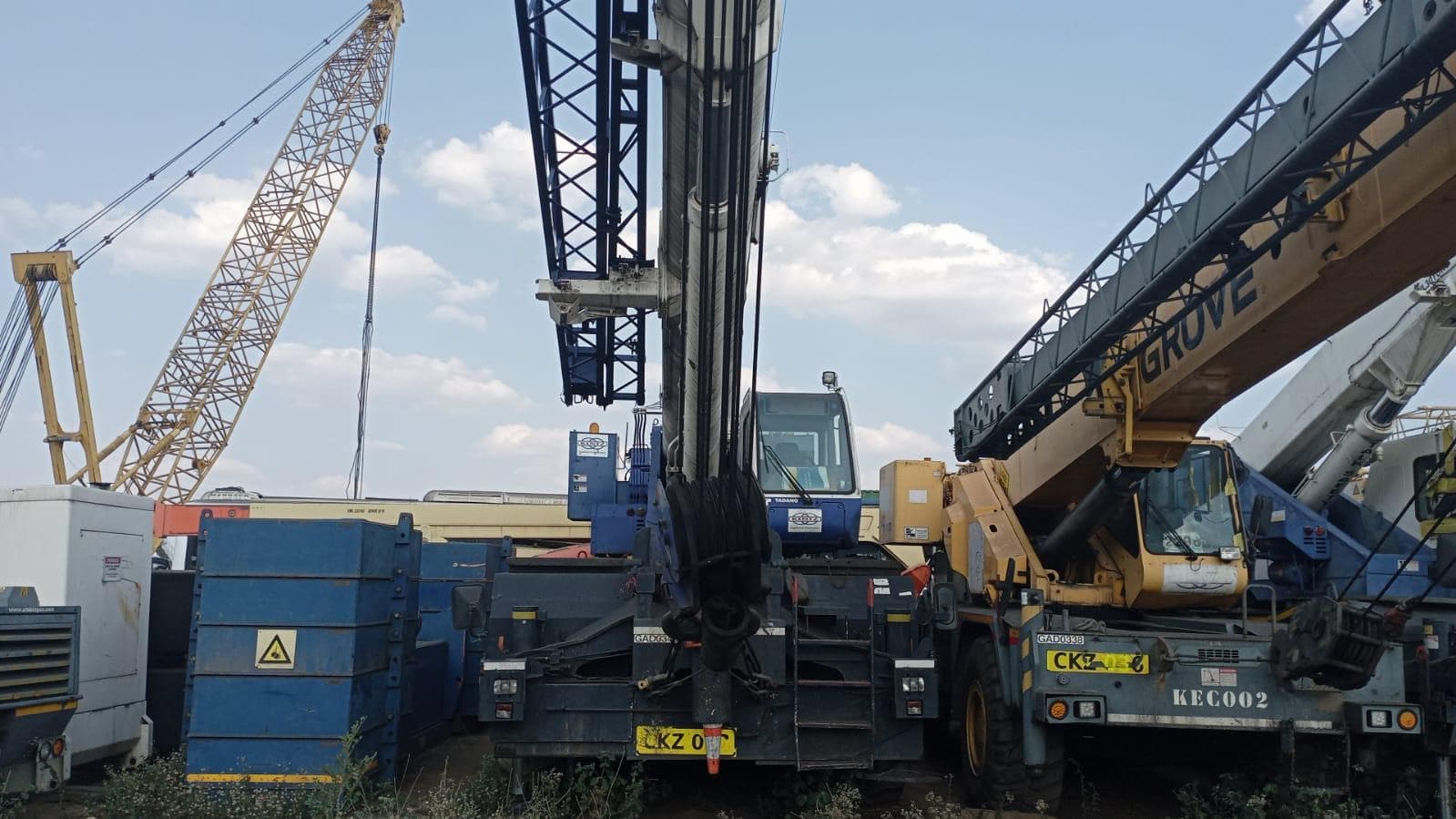 TADANO GR-1000XL · — imagem 1