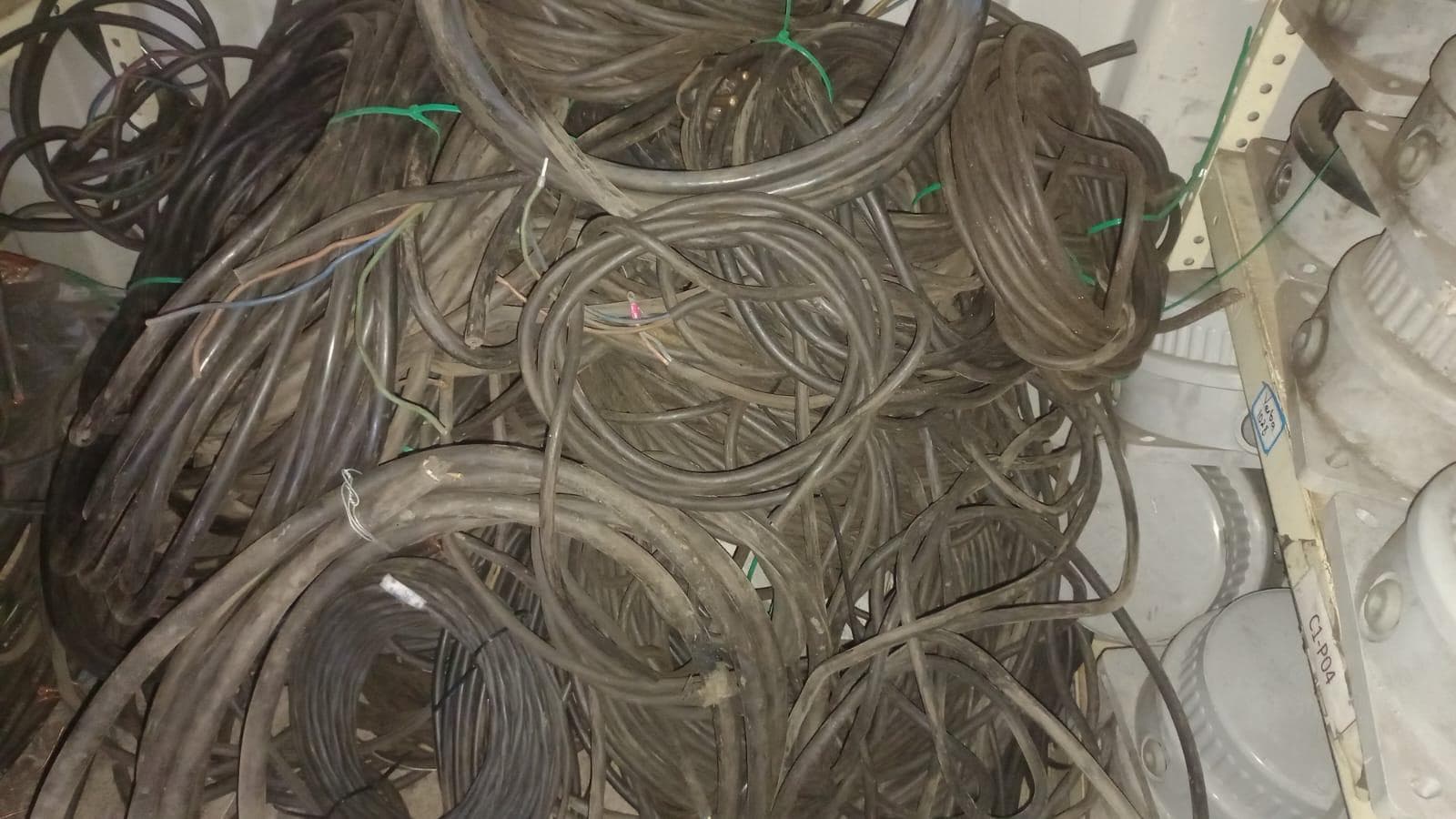 Cabos electricos ·
