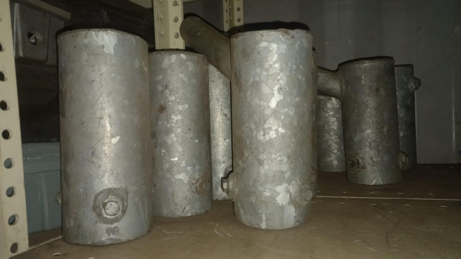 Armaduras de Candeeiros + Armaduras de Candeeiros + Armaduras de Candeeiros + Armaduras de Candeeiros + Perfís Metálicos L + Perfís Metálicos U + Diversos + Fichas + Bichas Pl2 plásticas + Transformadores de Corrente + Alicates grandes + Kit de Junção para Cabos + Fichas + Anilhas + Válvulas de encaixe + Cotovelos machos plasticos + CleanFit + Válvulas de Conexão + Niples + SuperLok + Grampos de Massa + Superlok fittings + HendiFit + Abraçadeiras Plásticas + HandiFit + Terminal de cabos CCG Iplus + Cabo de Rede + Circuit Breaker + Fitas inoxidáveis + Lâmpadas Florescentes Philips + Diversos + Glândulas de Compressão + Placas de montagem + Perfís Metálicos em L, parafucos e porcas + Cabo de rede + Arame Galvanizado + Peças metálicas + Parafusos com porcas em T + Buchas de Redução + Tubo Flexível + Cabo Eléctrico + Cabo Flexível + Armadura para Lampadas + Barras de junção + Diversos + Diversos parafusos com molas. + Armaduras Para Candeeiros + Rede para sombra + Cabo de Rede + Cabos de proteçao contra corrosão + Glandulas de Compressão + Glandulas de Compressão + Glandulas de Compressão + Glandulas de Compressão + Glandulas de Compressão + Glandulas de Compressão + Perfís metálicos + Glandulas de Compressão + Olofote + Diversos + Diversos + Diversos + Diversos + Rolos de cabos + Armaduras para Candeeiros + Porcas 10" + Glandulas de Compressão + Tampas de Condução + Diversos + Suporte de Condensador + Hanger Conp + Fichas + Programadores Siemens + Terminais + Cabo de Rede + Diversos + Diversos + Diversos + Corrente + Parafusos + Diversos + Glandulas de Compressão + Diversos + Glandulas de Compressão + Glandulas de Compressão + Grampos + Suportes Metálicos + Suportes metálicos + Diverso + Glandulas de Compressão + Olofotes + Armaduras para Lâmpadas + Rolos de Corrente + Diversos + Porcas + Olofotes + Diversos + Transmissor de Pressão + Peventores de Incêndio + Diversos + Diversos + Cabo Eléctrico + Diversos + Diversos + Digitor + Diversos + Connection + Diversos + Diversos + Censor + ROTHERBERGER 50-127mm 2"-5" OD + Diverso + Roda de medição + Contentor de 40P · — imagen 36