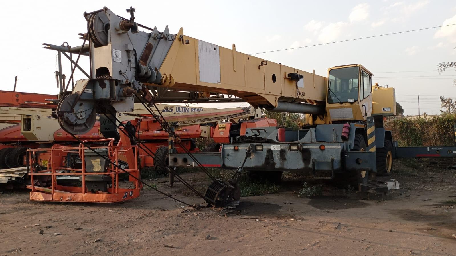 GROVE RT-600E · — imagen 1