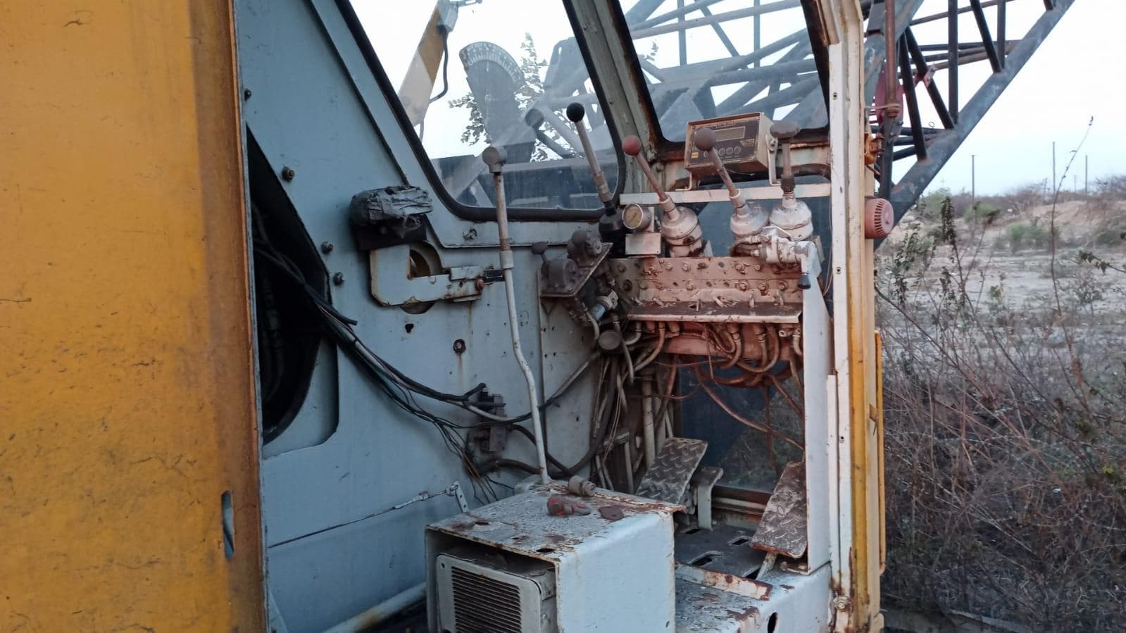 GRUA - CRANE · — image 4