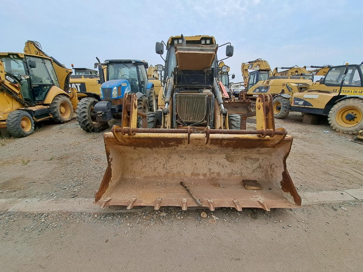 Retroescavadora (9 Ton.) CATERPILLAR 428F · Viana — image 7