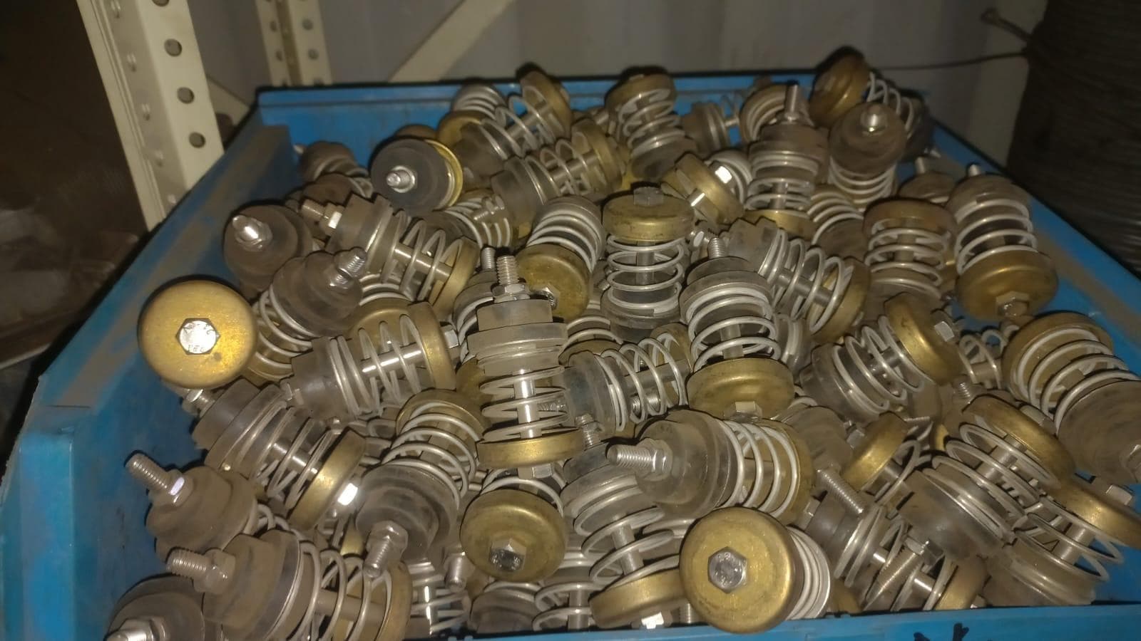 Armaduras de Candeeiros + Armaduras de Candeeiros + Armaduras de Candeeiros + Armaduras de Candeeiros + Perfís Metálicos L + Perfís Metálicos U + Diversos + Fichas + Bichas Pl2 plásticas + Transformadores de Corrente + Alicates grandes + Kit de Junção para Cabos + Fichas + Anilhas + Válvulas de encaixe + Cotovelos machos plasticos + CleanFit + Válvulas de Conexão + Niples + SuperLok + Grampos de Massa + Superlok fittings + HendiFit + Abraçadeiras Plásticas + HandiFit + Terminal de cabos CCG Iplus + Cabo de Rede + Circuit Breaker + Fitas inoxidáveis + Lâmpadas Florescentes Philips + Diversos + Glândulas de Compressão + Placas de montagem + Perfís Metálicos em L, parafucos e porcas + Cabo de rede + Arame Galvanizado + Peças metálicas + Parafusos com porcas em T + Buchas de Redução + Tubo Flexível + Cabo Eléctrico + Cabo Flexível + Armadura para Lampadas + Barras de junção + Diversos + Diversos parafusos com molas. + Armaduras Para Candeeiros + Rede para sombra + Cabo de Rede + Cabos de proteçao contra corrosão + Glandulas de Compressão + Glandulas de Compressão + Glandulas de Compressão + Glandulas de Compressão + Glandulas de Compressão + Glandulas de Compressão + Perfís metálicos + Glandulas de Compressão + Olofote + Diversos + Diversos + Diversos + Diversos + Rolos de cabos + Armaduras para Candeeiros + Porcas 10" + Glandulas de Compressão + Tampas de Condução + Diversos + Suporte de Condensador + Hanger Conp + Fichas + Programadores Siemens + Terminais + Cabo de Rede + Diversos + Diversos + Diversos + Corrente + Parafusos + Diversos + Glandulas de Compressão + Diversos + Glandulas de Compressão + Glandulas de Compressão + Grampos + Suportes Metálicos + Suportes metálicos + Diverso + Glandulas de Compressão + Olofotes + Armaduras para Lâmpadas + Rolos de Corrente + Diversos + Porcas + Olofotes + Diversos + Transmissor de Pressão + Peventores de Incêndio + Diversos + Diversos + Cabo Eléctrico + Diversos + Diversos + Digitor + Diversos + Connection + Diversos + Diversos + Censor + ROTHERBERGER 50-127mm 2"-5" OD + Diverso + Roda de medição + Contentor de 40P · — imagen 45