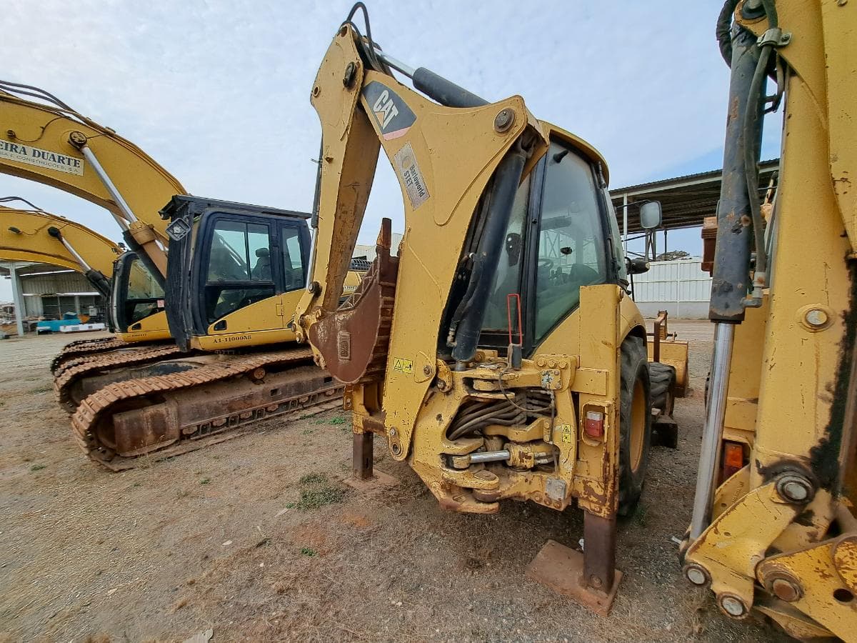 Retroescavadora (9 Ton.) CATERPILLAR 428E · Viana — imagen 5