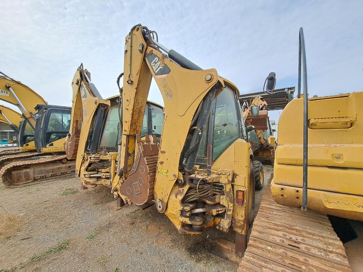 Retroescavadora (9 Ton.) CATERPILLAR 428E  · Viana — imagen 5