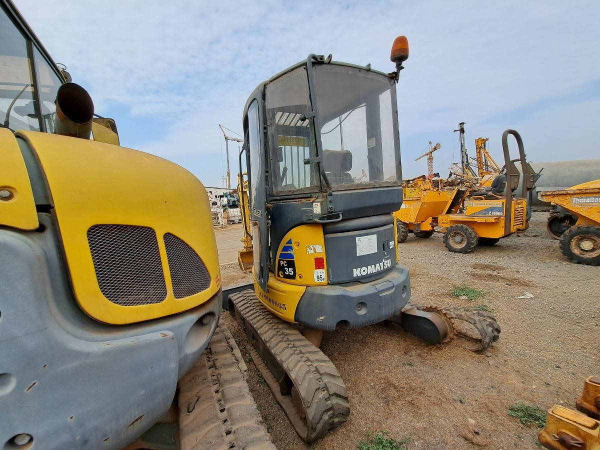 Mini giratória (4 Ton.) KOMATSU PC35MR-2 · Viana — imagen 6