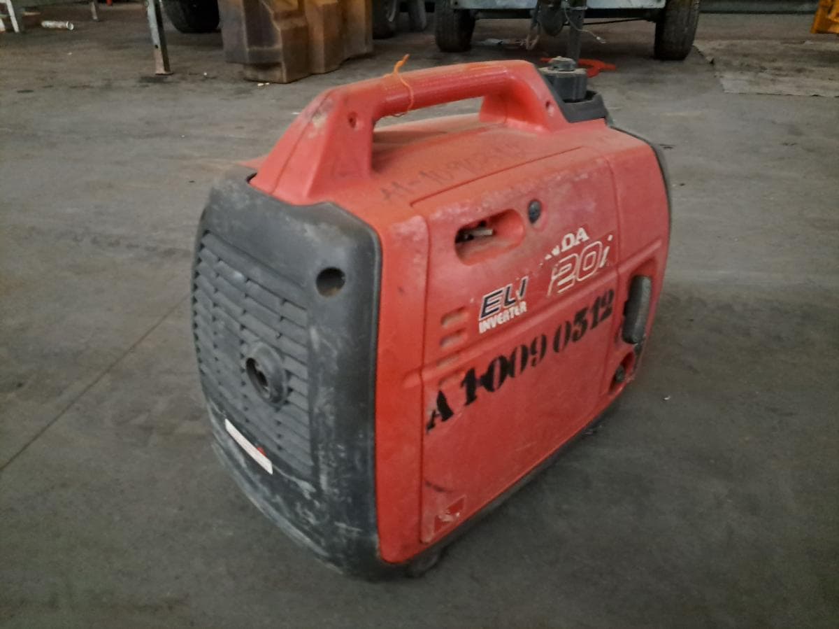 Gerador (2KVA) HONDA EU20 i · Viana — imagen 1