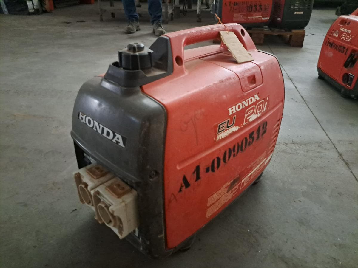 Gerador (2KVA) HONDA EU20 i · Viana — imagen 2