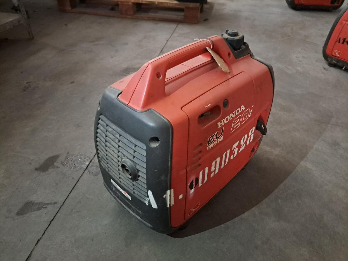 Gerador (2KVA) HONDA EU20 i · Viana — imagem 2