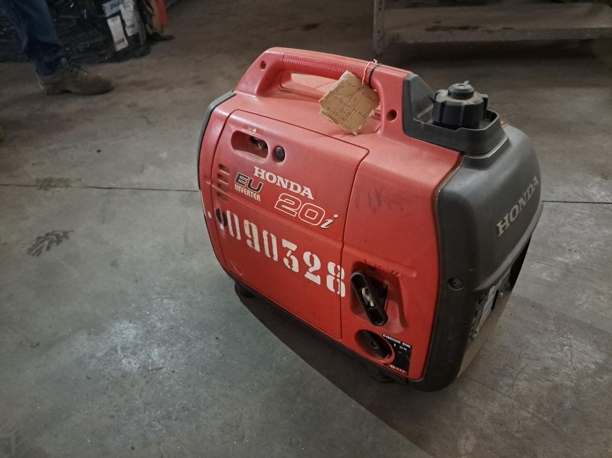 Gerador (2KVA) HONDA EU20 i · Viana — imagem 3