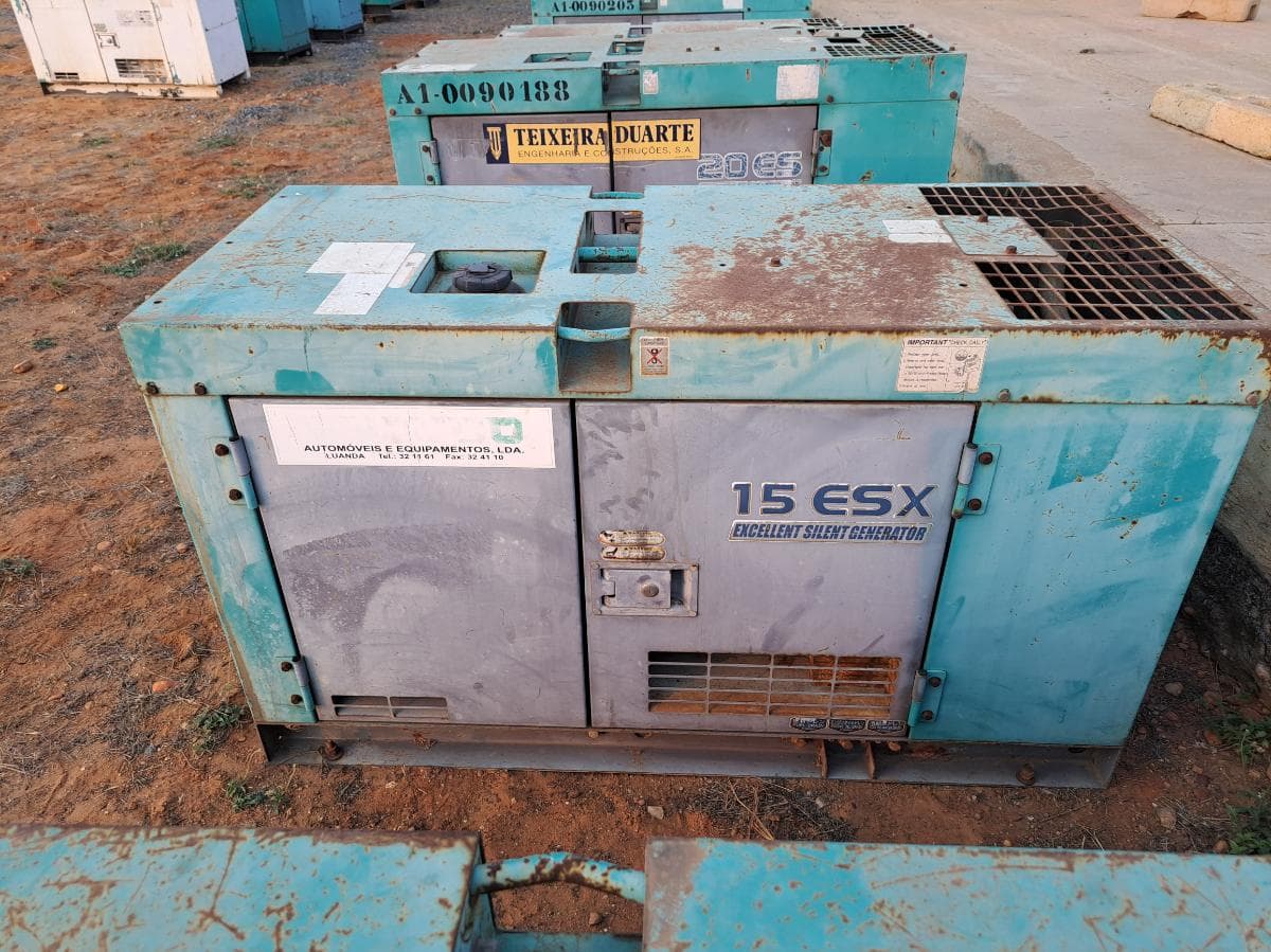 Gerador (13kva) DENYO DCA15 ESX · Viana — imagem 2
