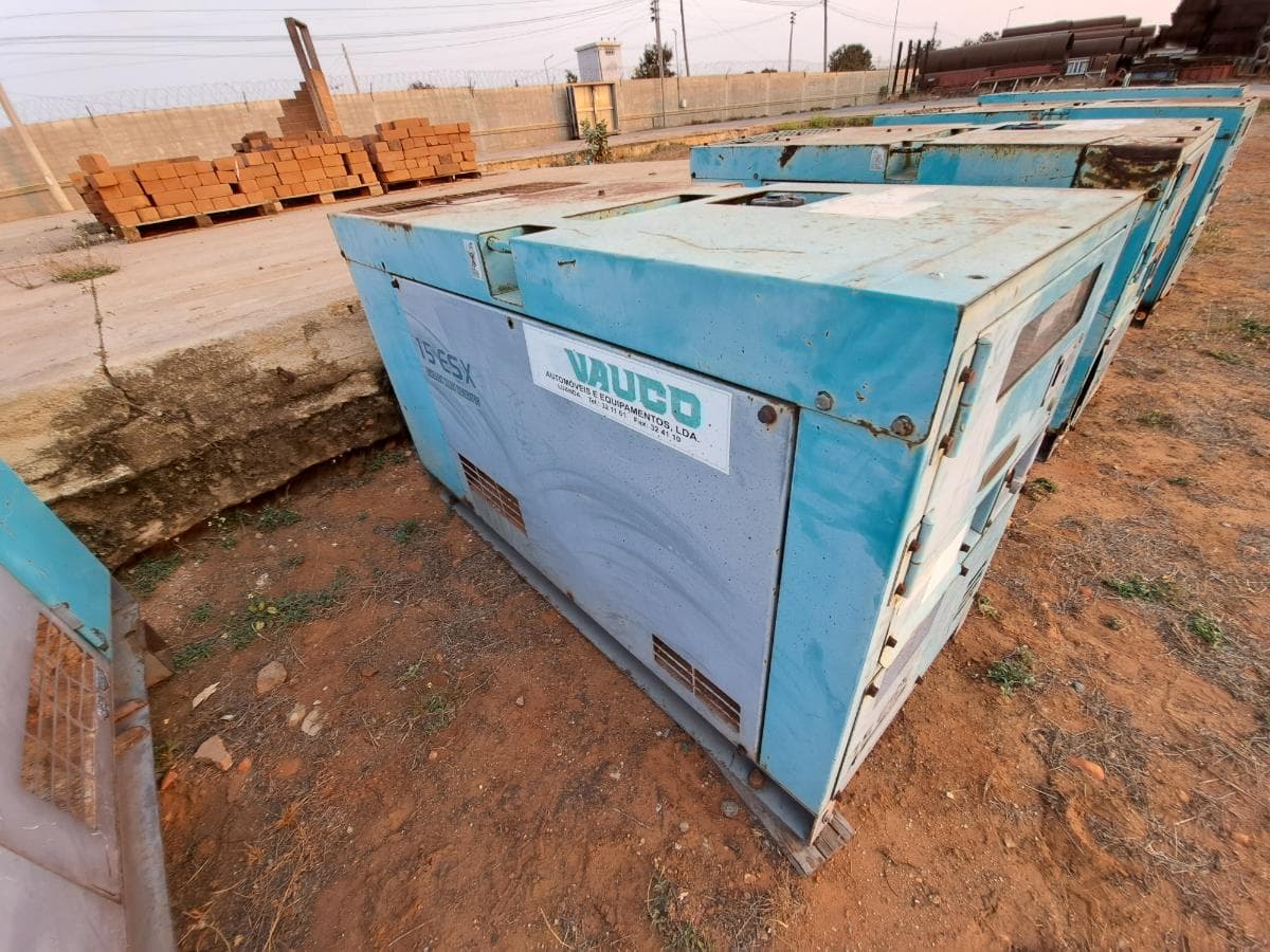 Gerador (13kva) DENYO DCA15 ESX · Viana — imagem 6