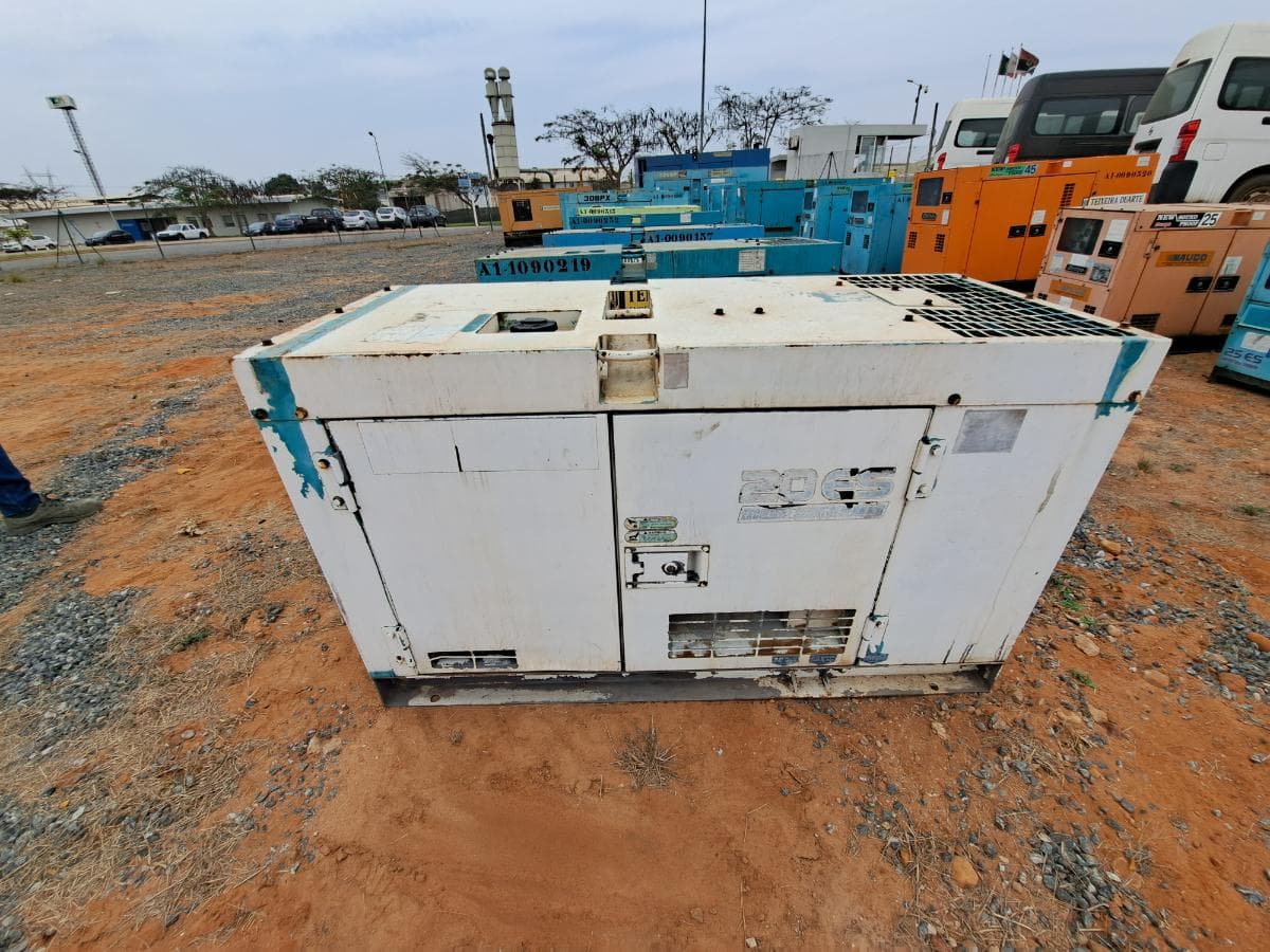 Generador (17KVA) DENYO DCA20 ESK · Viana — imagen 4