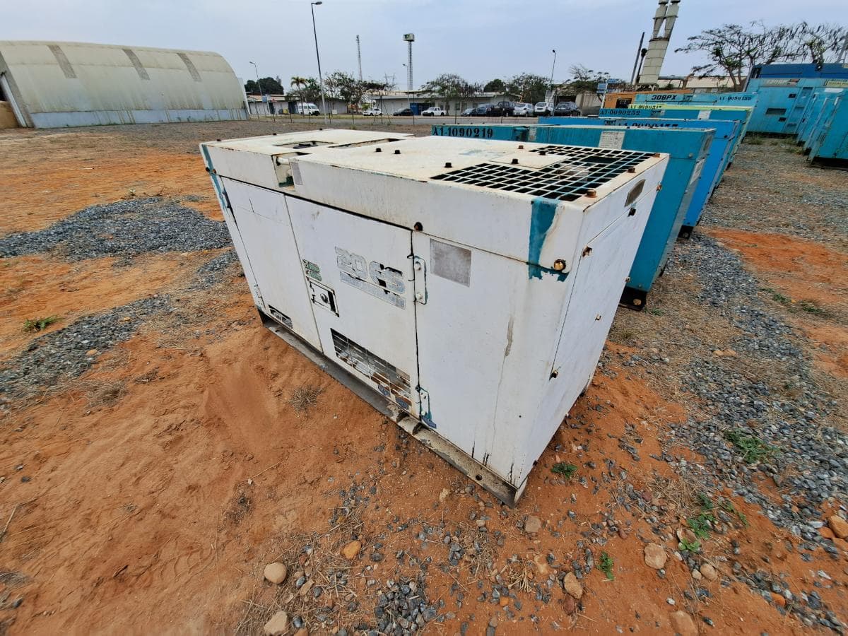 Gerador (17KVA) DENYO DCA20 ESK · Viana