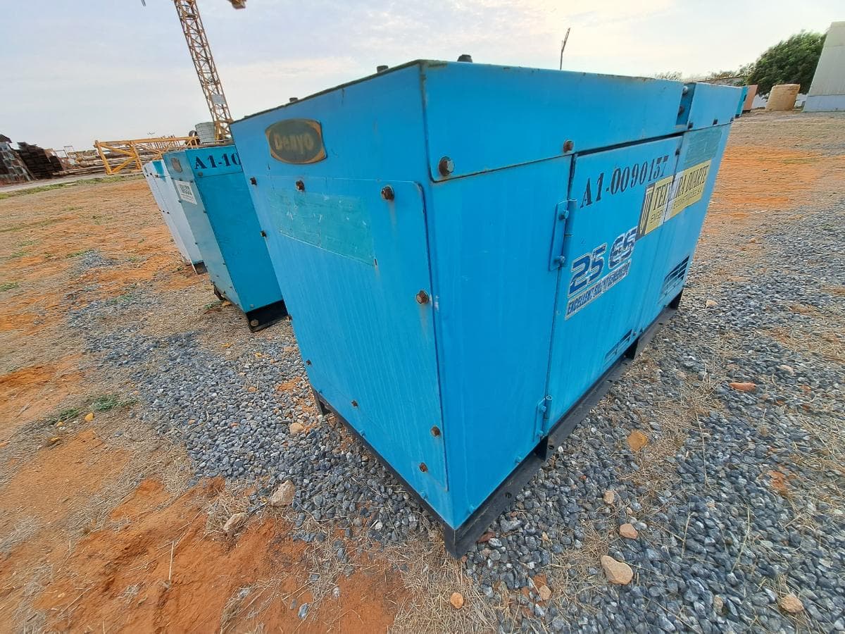 Generador (20KVA) DENYO DCA25 ESI · Viana — imagen 5