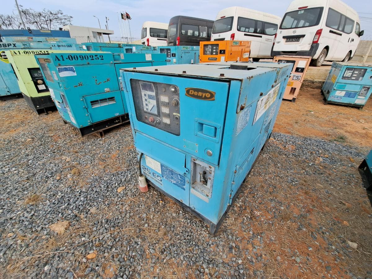 Generador (20KVA) DENYO DCA25 ESI · Viana — imagen 2