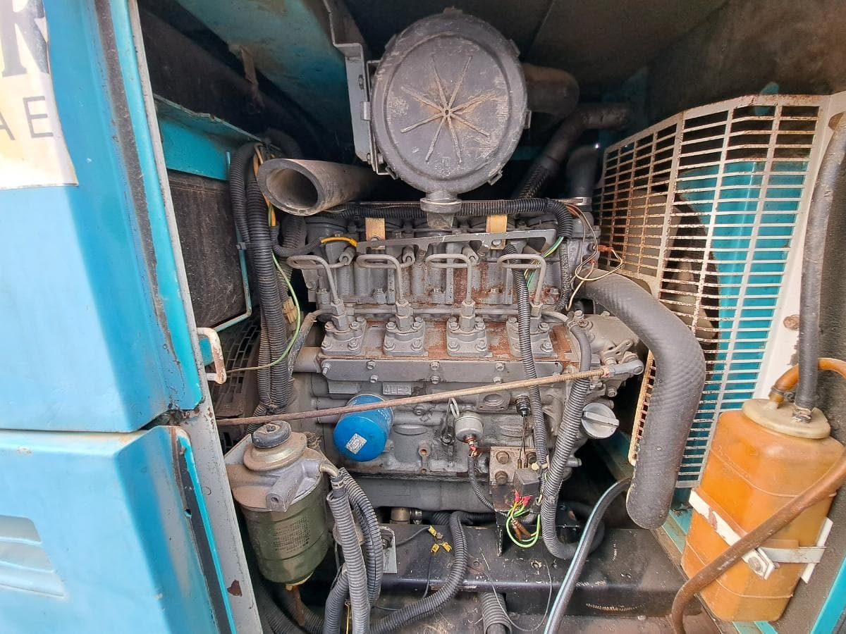 Generador (20KVA) DENYO DCA25 ESI · Viana — imagen 3