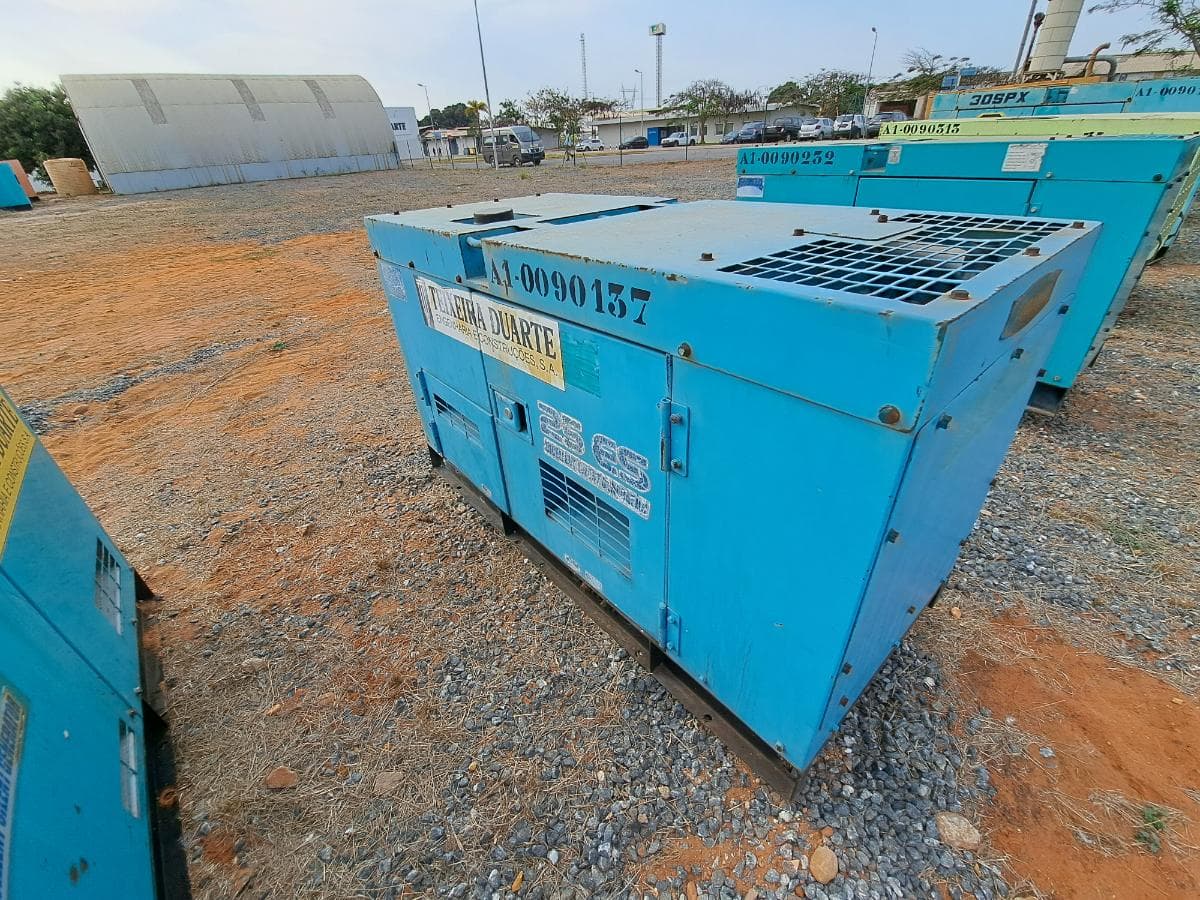 Generador (20KVA) DENYO DCA25 ESI · Viana — imagen 4