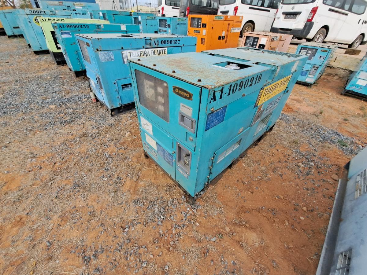 Gerador (20KVA) DENYO DCA25 ESI · Viana — imagen 5