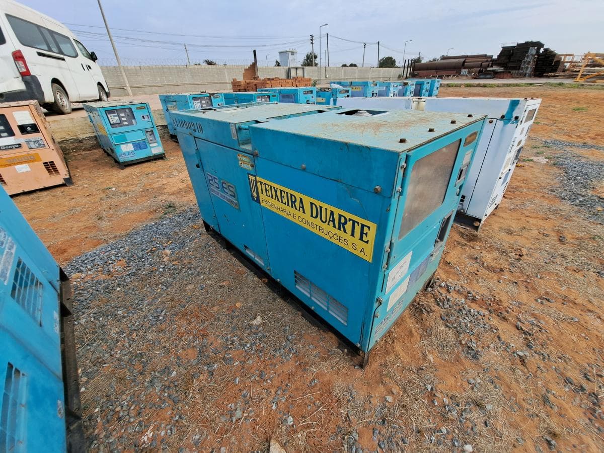 Gerador (20KVA) DENYO DCA25 ESI · Viana — imagen 4