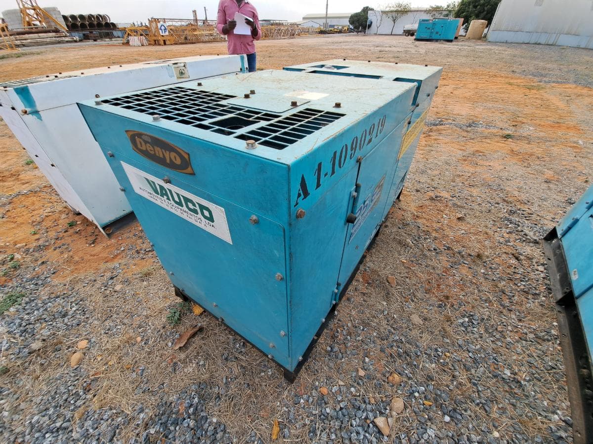 Gerador (20KVA) DENYO DCA25 ESI · Viana — imagen 3