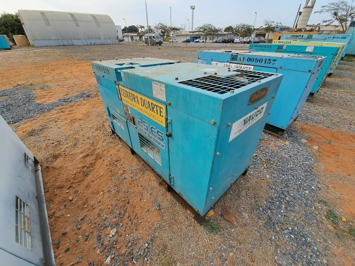 Gerador (20KVA) DENYO DCA25 ESI · Viana — imagen 6