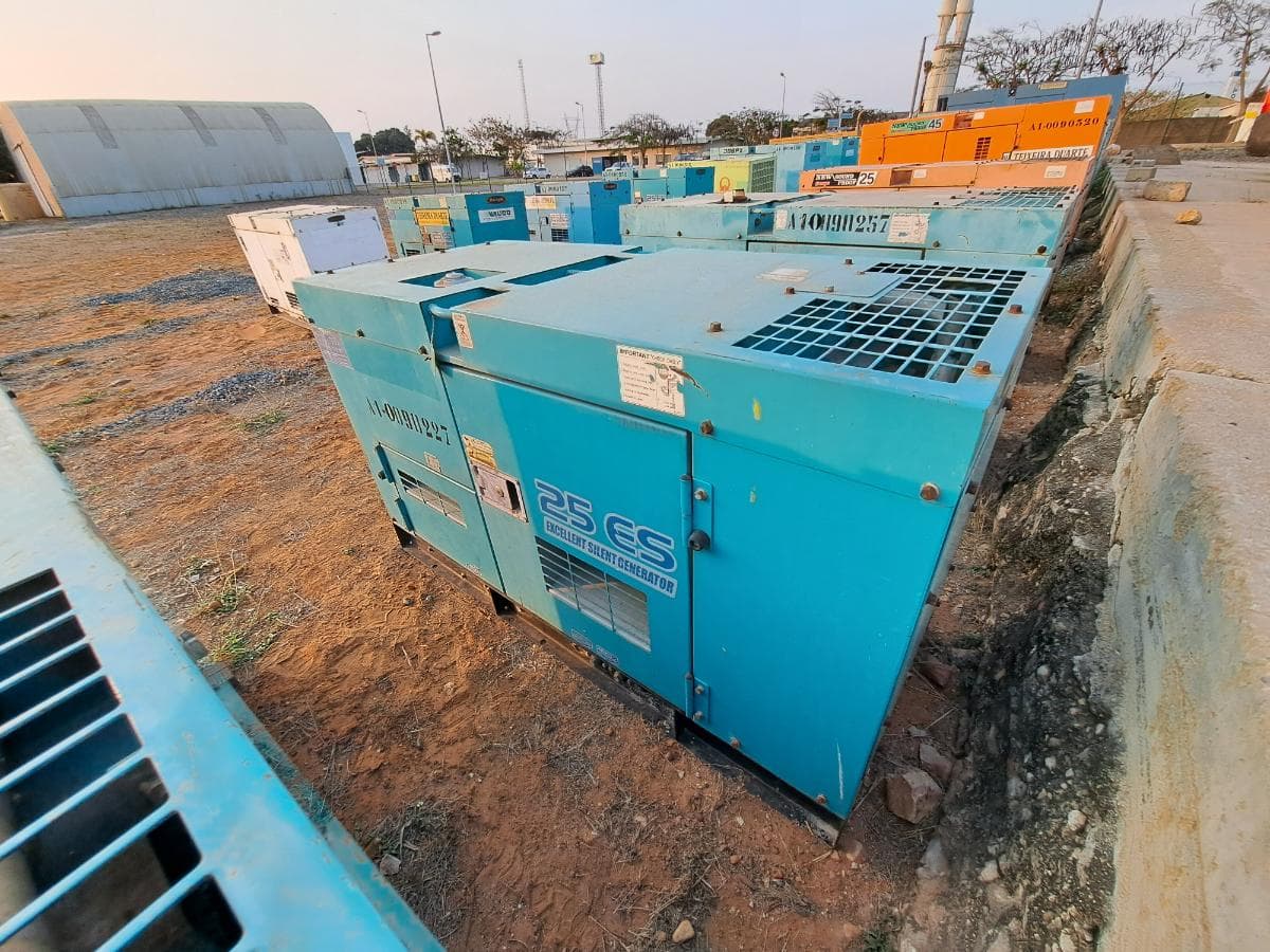 Gerador (20KVA) DENYO DCA25 ESI · Viana — imagen 5