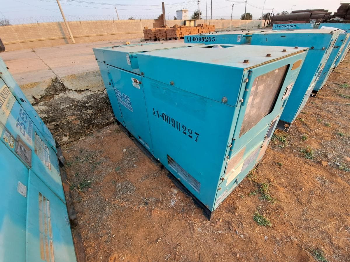 Gerador (20KVA) DENYO DCA25 ESI · Viana — imagen 4