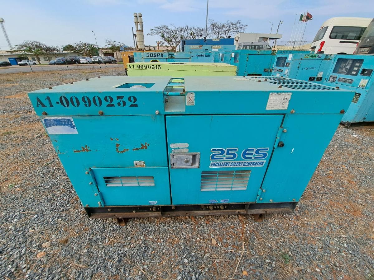 Gerador (20KVA) DENYO DCA25 ESI · Viana — imagen 1