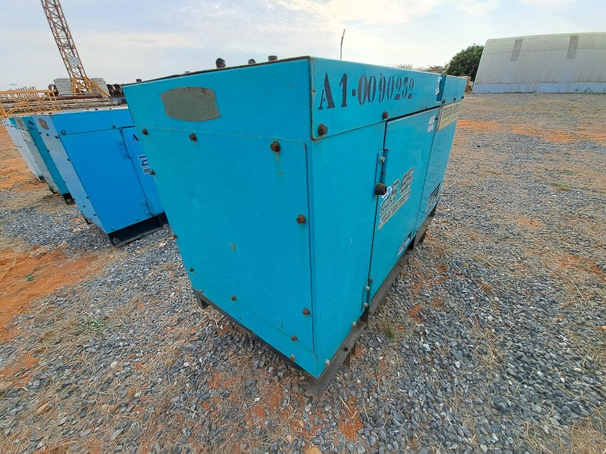 Gerador (20KVA) DENYO DCA25 ESI · Viana — imagen 3